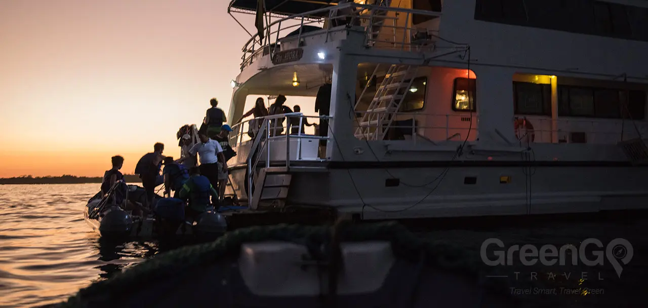Fragata Galapagos Yacht - Getting back on the Fragata