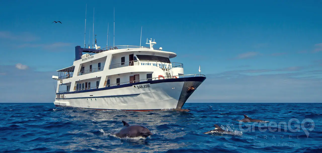 San Jose Galapagos Yacht - Panoramic View