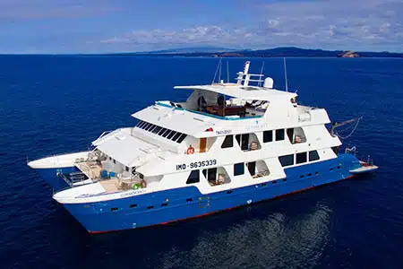 Cormorant-1-Galapagos-Catamaran