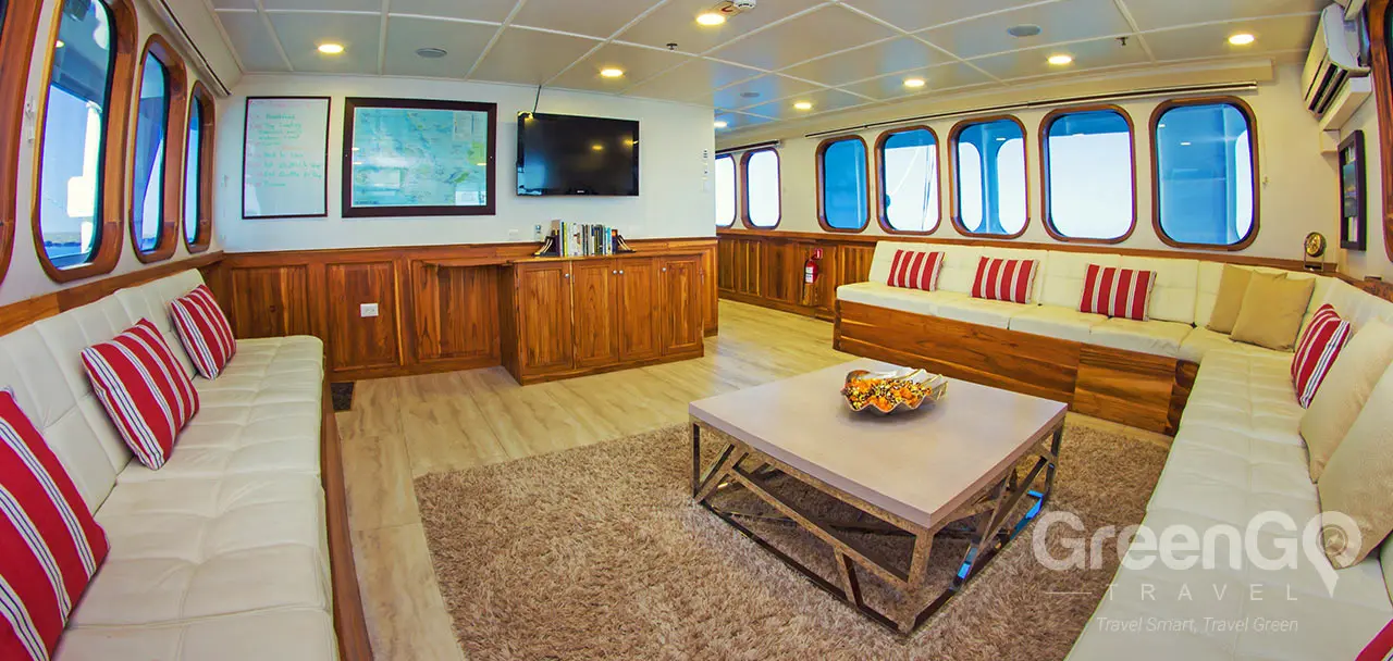 Tip Top 4 Galapagos Yacht - Lounge Area 5