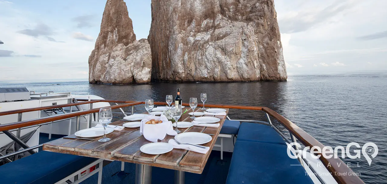 Coral I & II Galapagos Yachts - Al Fresco Dining