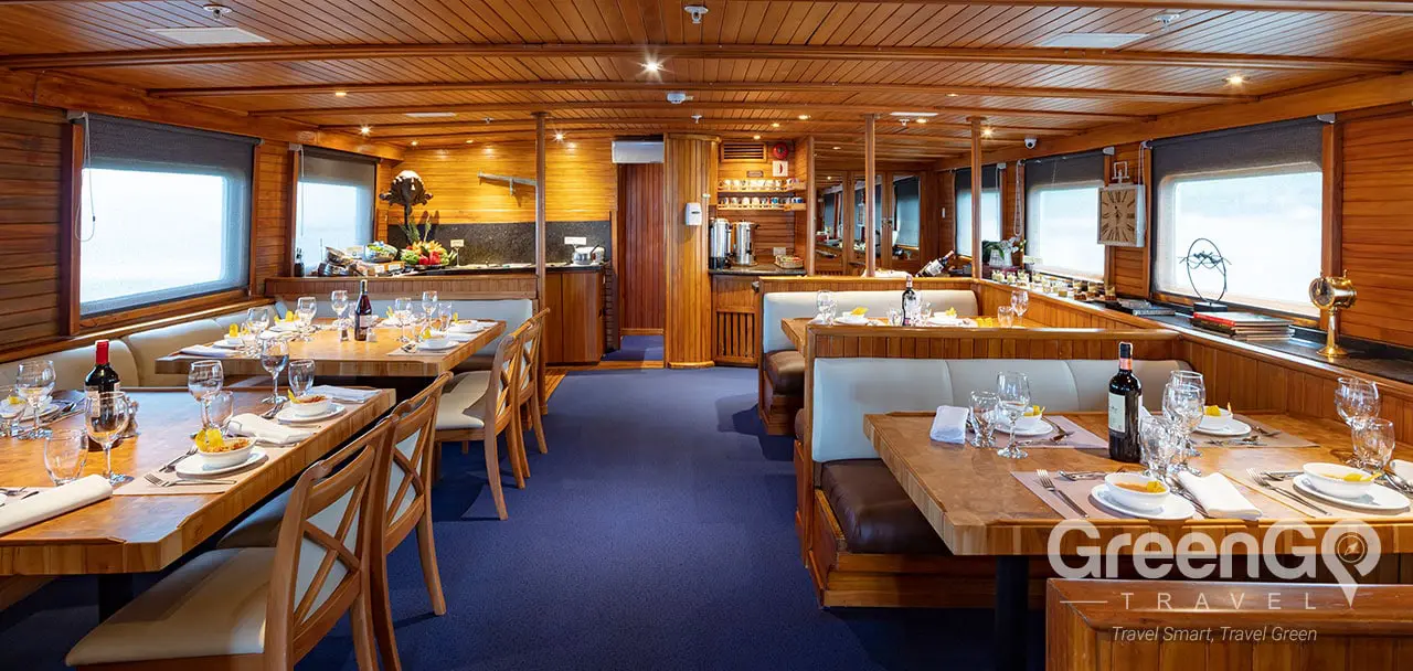 Coral I & II Galapagos Yachts - Restaurant