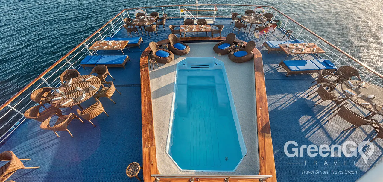 Legend Galapagos Ship - Pool 2