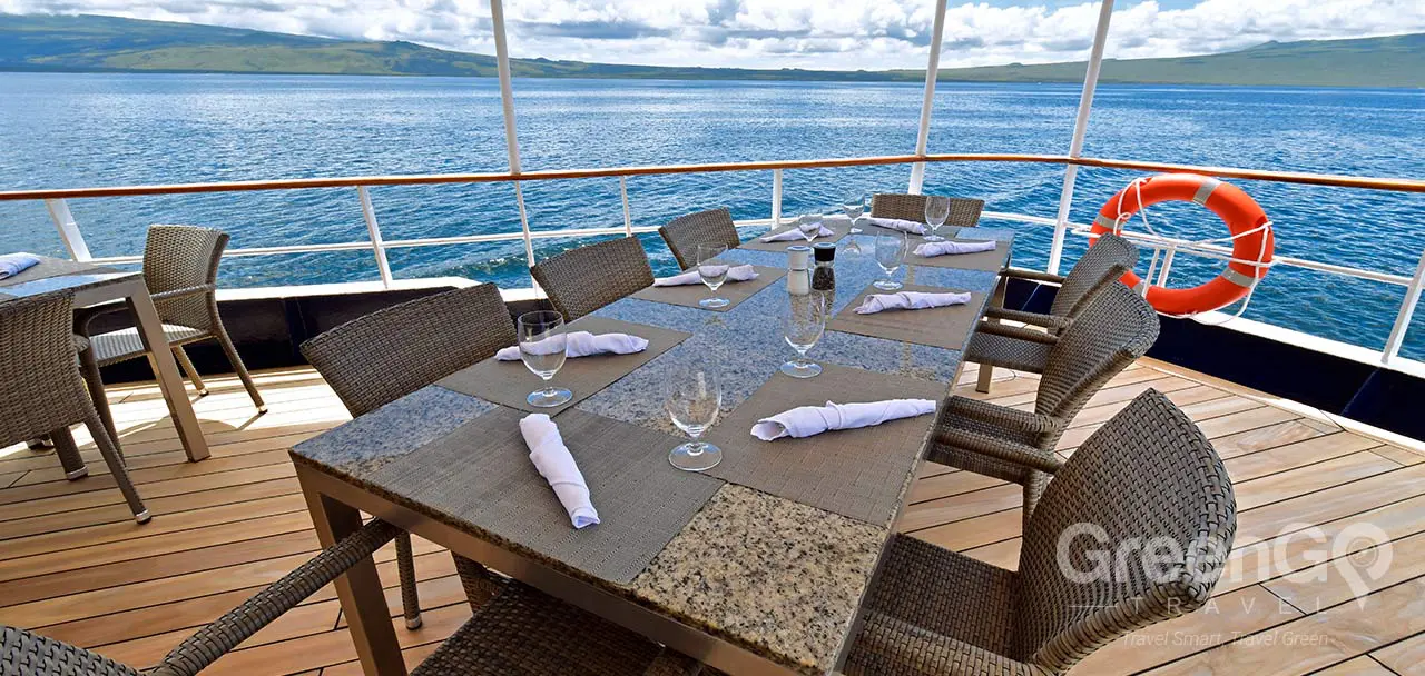 Celebrity-Xperience-Galapagos-Ship-Al-Fresco-Dining