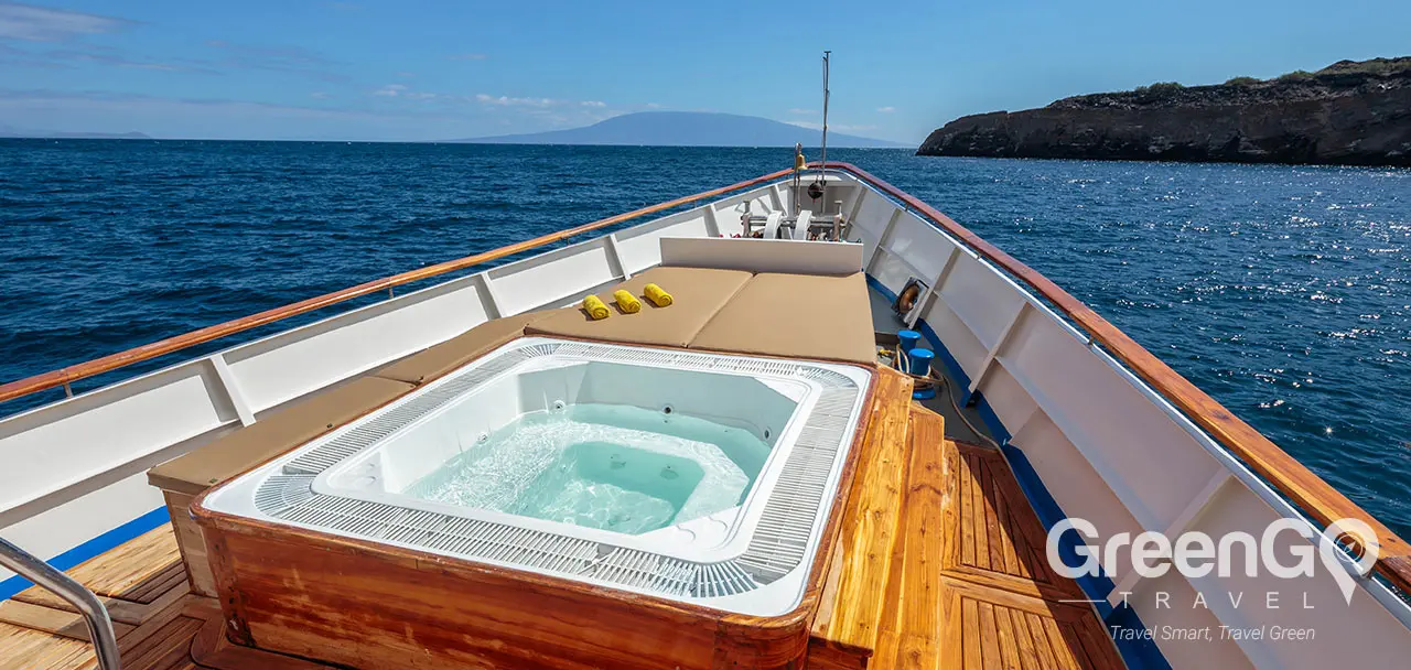 Grace Galapagos Yacht - Hot Tub