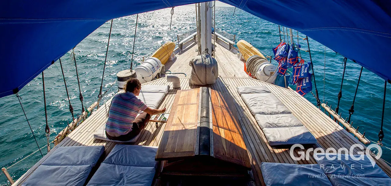Beagle Galapagos Sailboat - Sun Deck