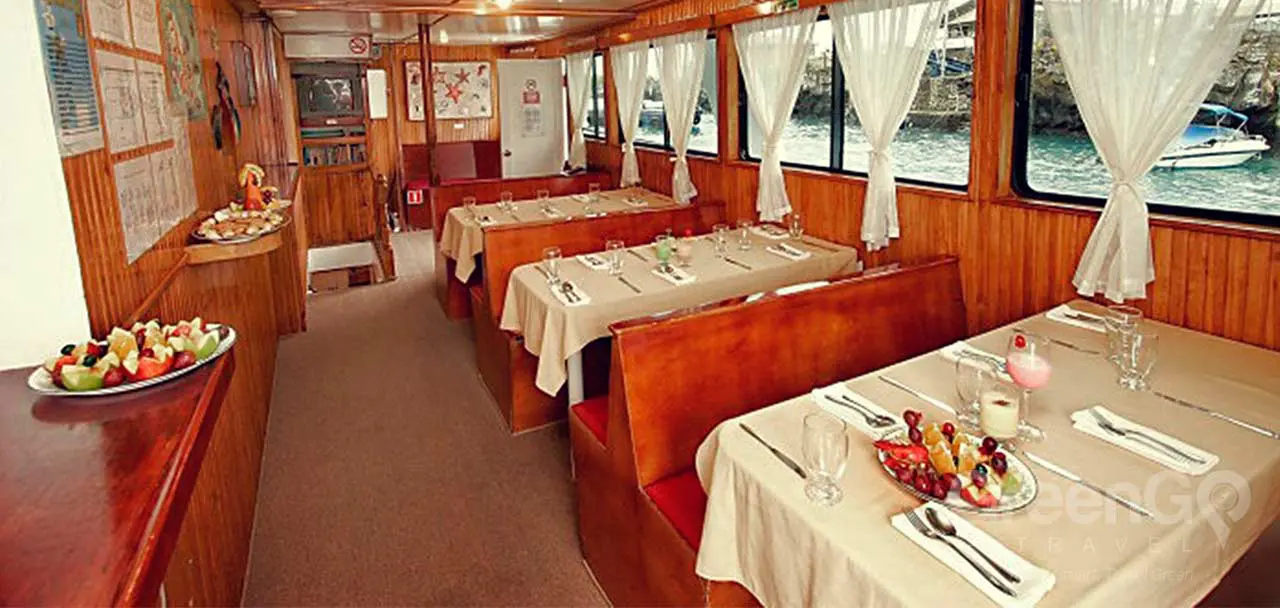 Guantanamera Galapagos Yacht Dinning Room