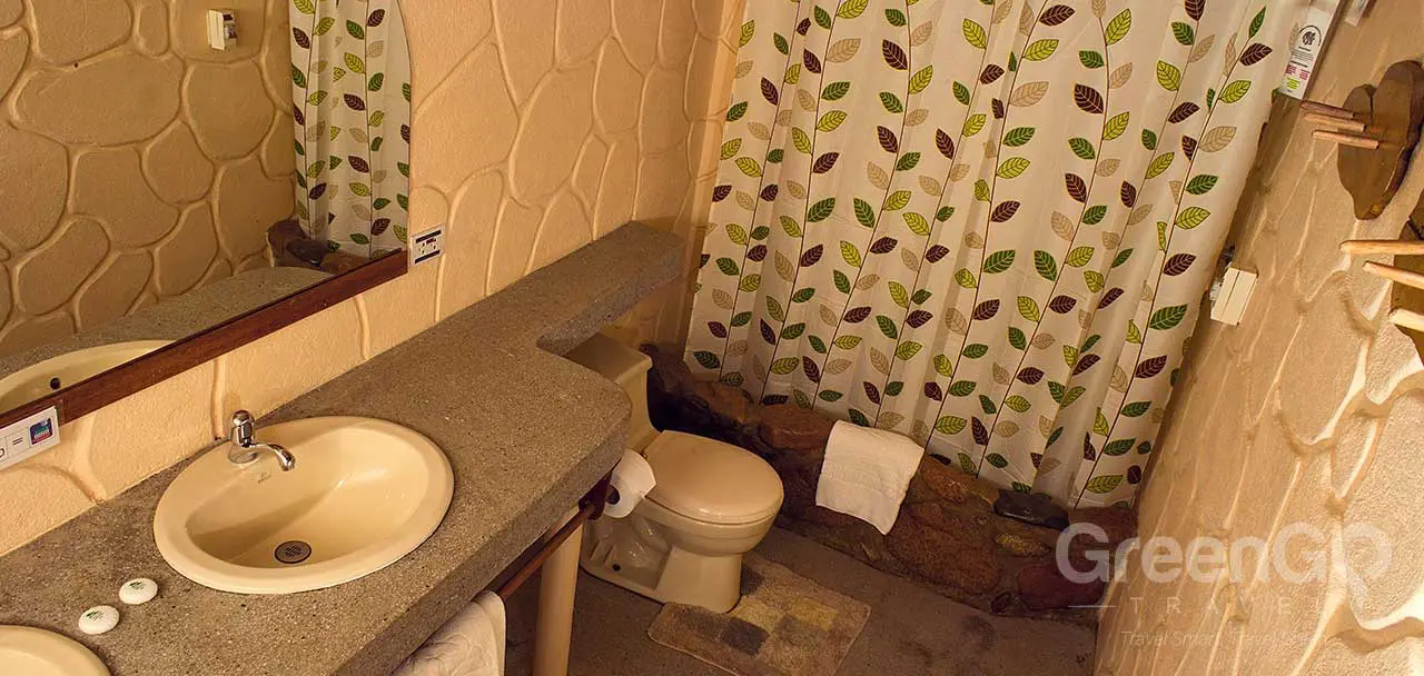 Hakuna Matata Lodge Rooms Bathrooms