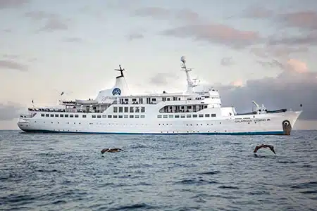 Legend-Galapagos-Ship-Thumbnail