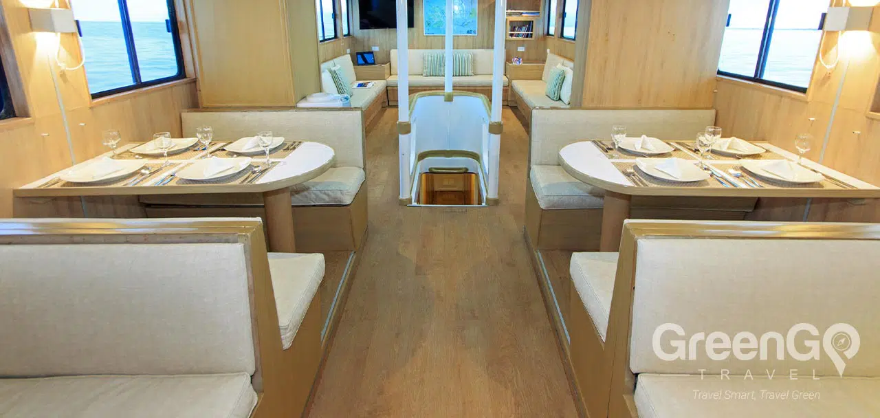 Aqua Galapagos Yacht - Dining Area 3