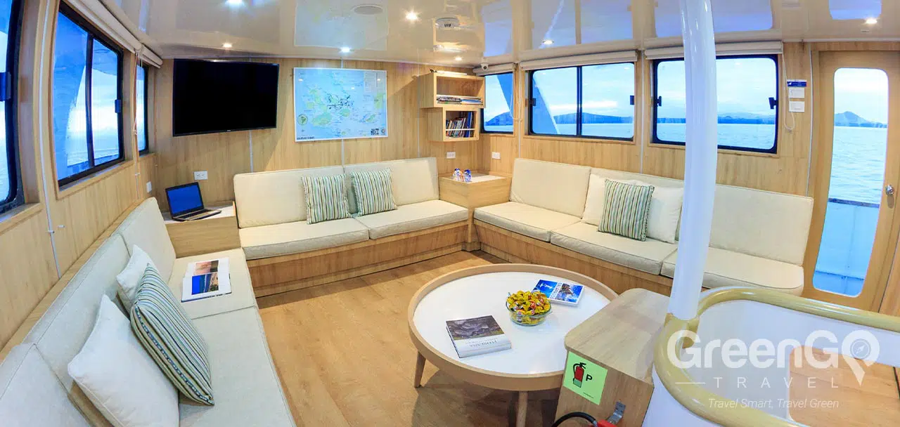 Aqua Galapagos Yacht - Lounge Area 3