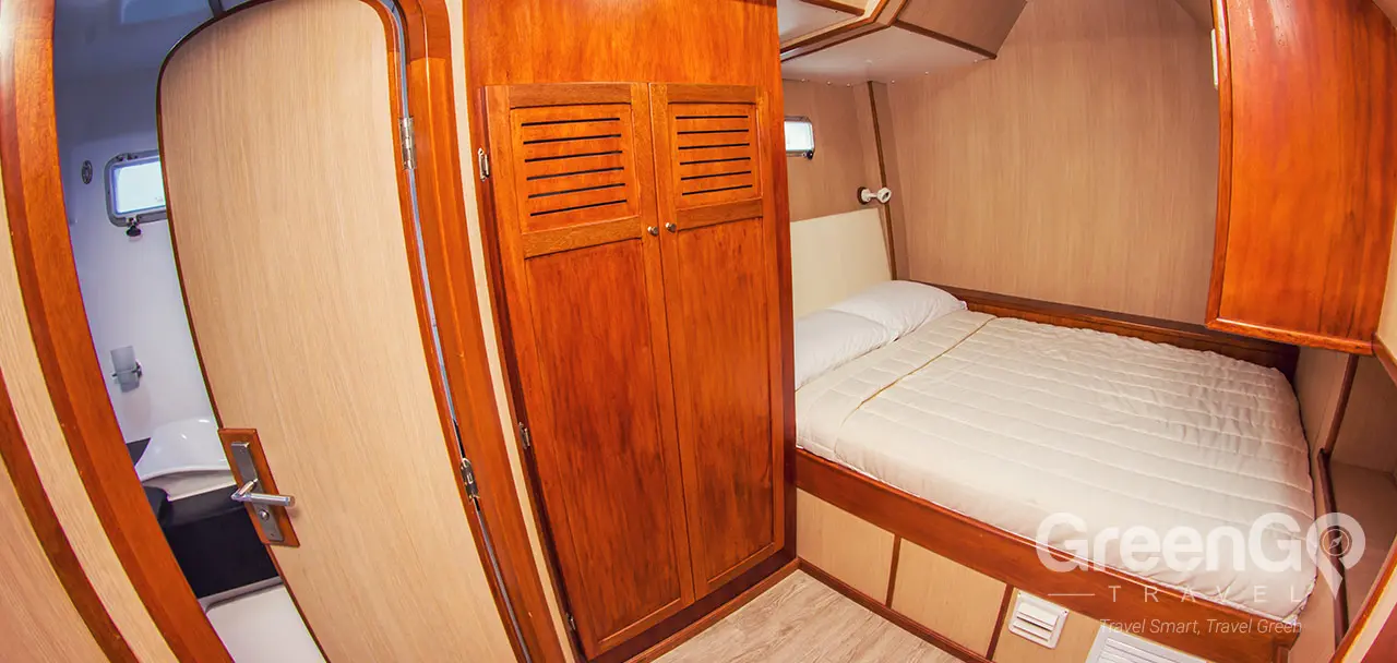 Nemo 3 Galapagos Catamaran - Standard Cabin 5 - 1 Double bed