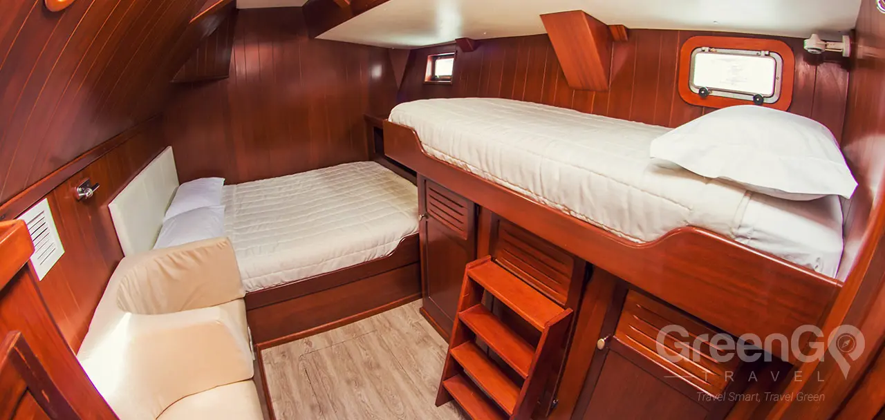 Nemo 3 Galapagos Catamaran - Suite Cabin 6 - 1 Lower double bed, 1 single upper bed