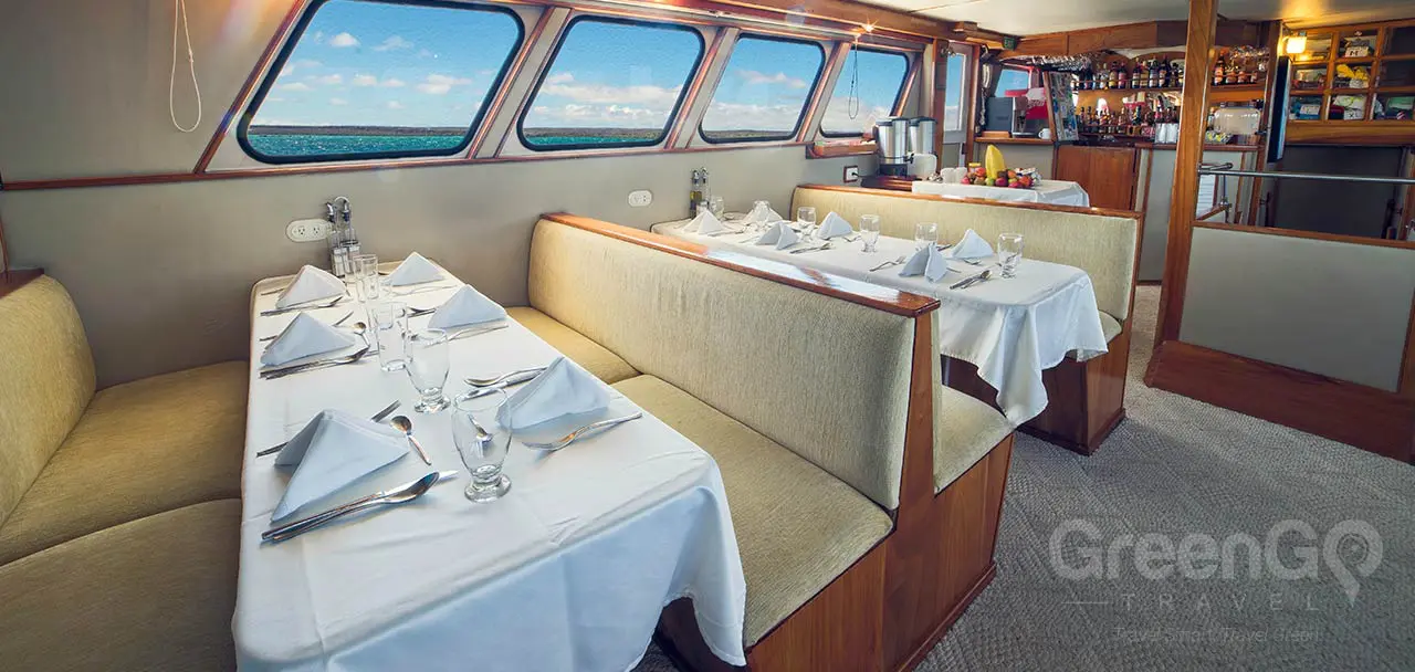 Reina Silvia Galapagos Yacht - Dining Area