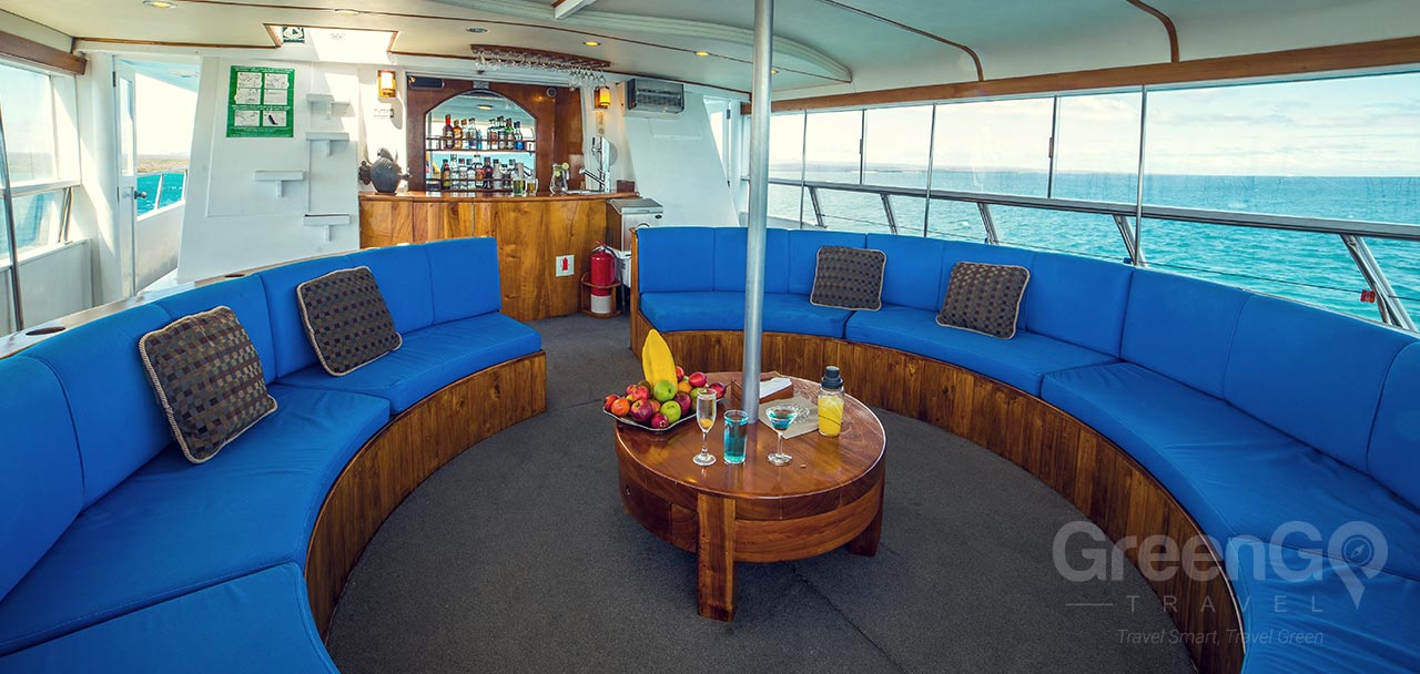 Reina Silvia Galapagos Yacht - Exterior Lounge Area