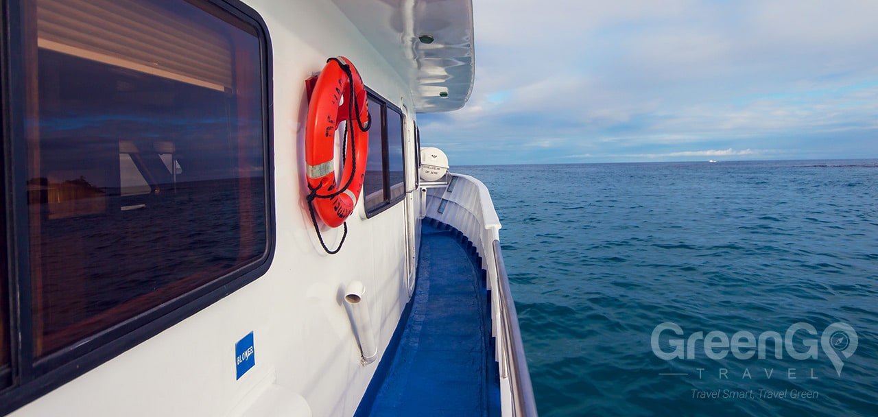 Estrella del Mar Galapagos Yacht - Side Deck
