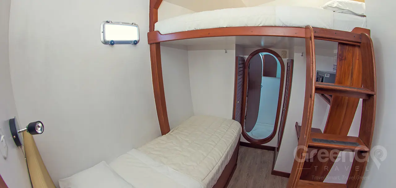 Nemo 2 Galapagos Catamaran - Cabin 4 Lower single bed and double upper bed