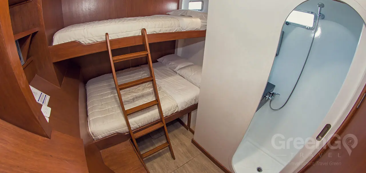 Nemo 2 Galapagos Catamaran - Cabin 5 Lower double bed and upper single bed