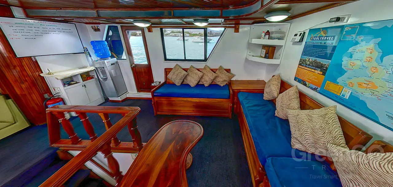 Darwin Galapagos Yacht - Lounge Area 2