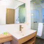 Treasure of Galapagos Catamaran - Bathroom