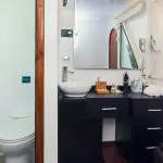 Petrel Galapagos Catamaran - Single Stateroom Bathroom