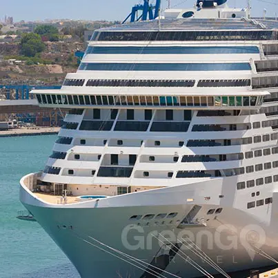 galapagos-vs-caribbean-large-ship