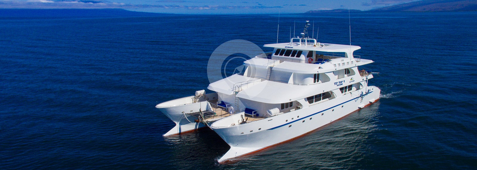 Tip Top 5 Galapagos Catamaran > Progerams & Rates > GreenGo Travel