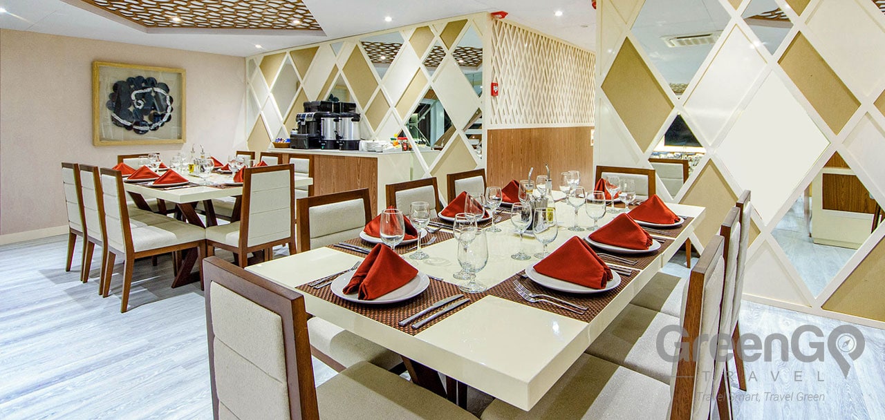 Elite Galapagos Catamaran - Dining Room
