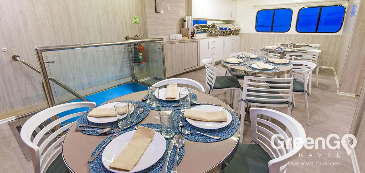 Solaris Galapagos Yacht - Dining Room