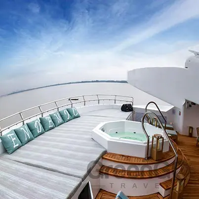 endemic galapagos cruise in 2019-lounge area
