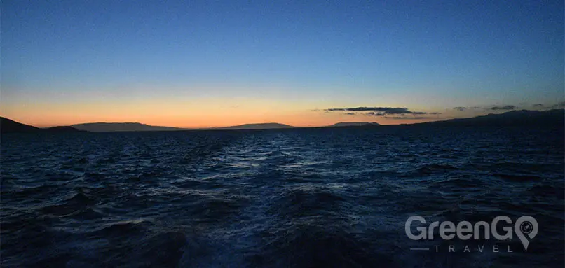 Elite-Galapagos-Catamaran-Galapagos-Sunset