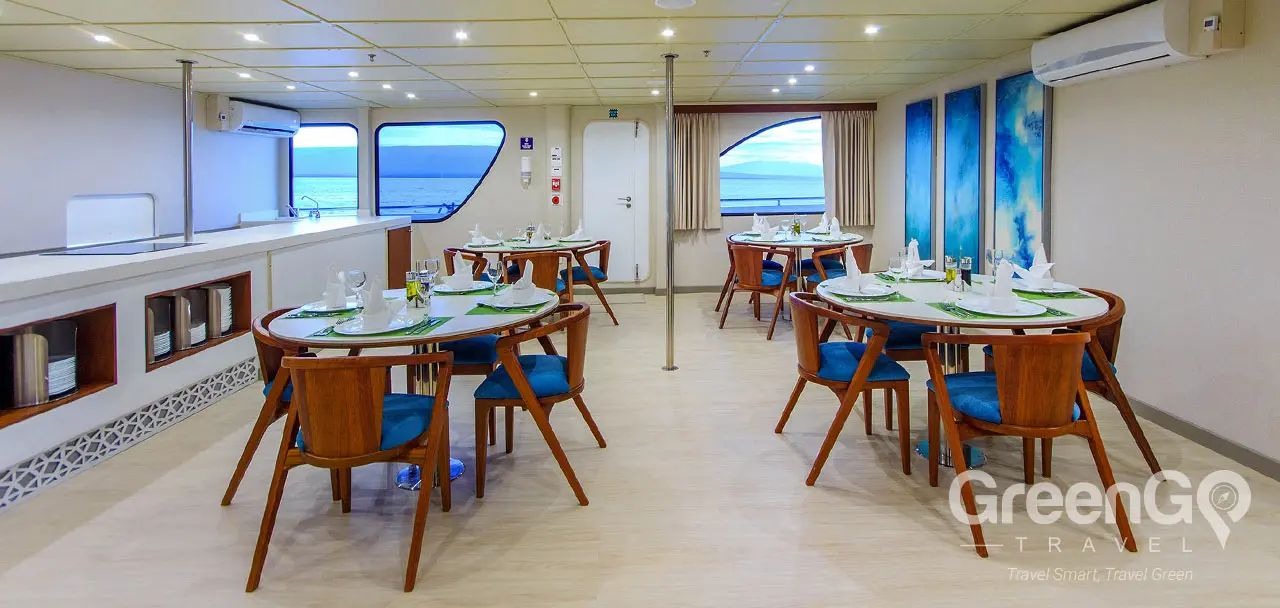 Tip Top 5 Galapagos Catamaran - Dining Room 1