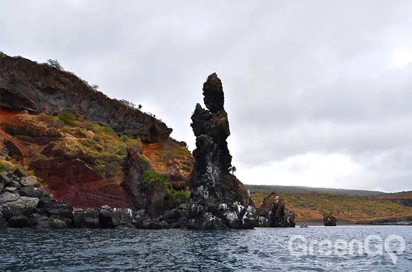 Galapagos-Islands-by-Region-SantaCruz-monk-rock
