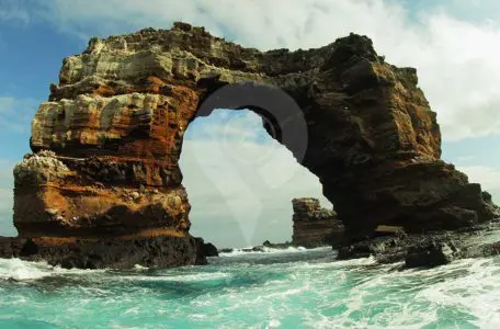 Scuba-Diving-and-Snorkeling-in-the-Galapagos-Darwins-Arch.