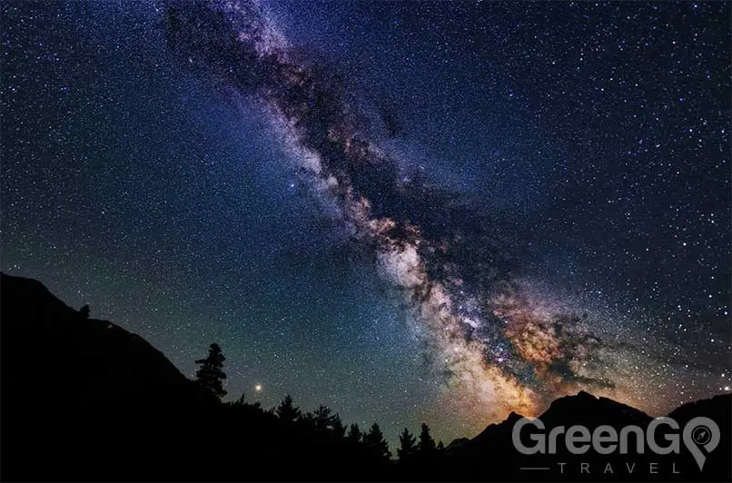 Stargazing-in-the-Galapagos-Milky-Way