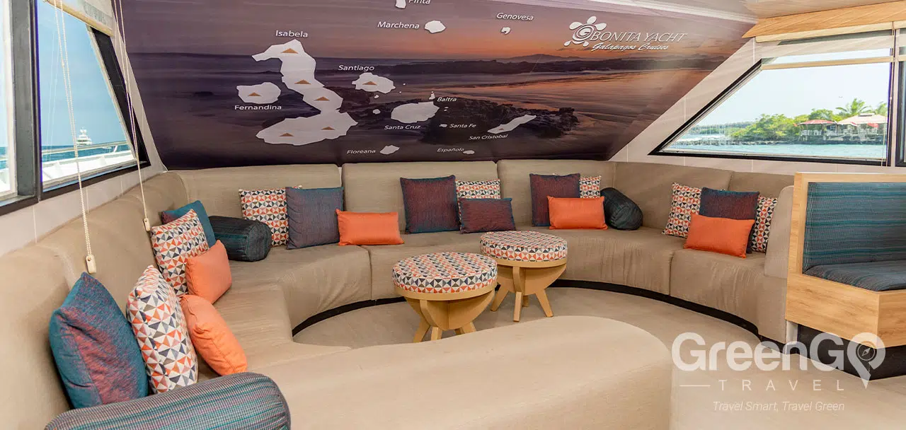Bonita Galapagos Yatch - Lounge Area