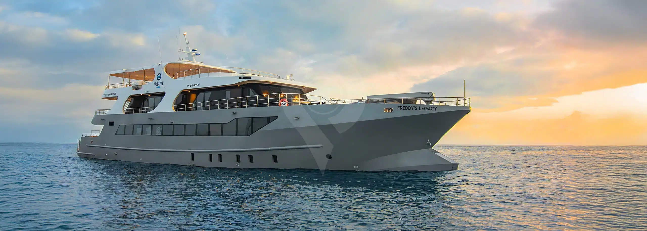 Galapagos-Tribute-Yacht