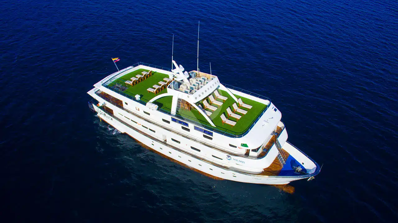 solaris yacht galapagos