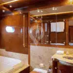 Aqua Mare Galapagos Superyacht - Bathroom