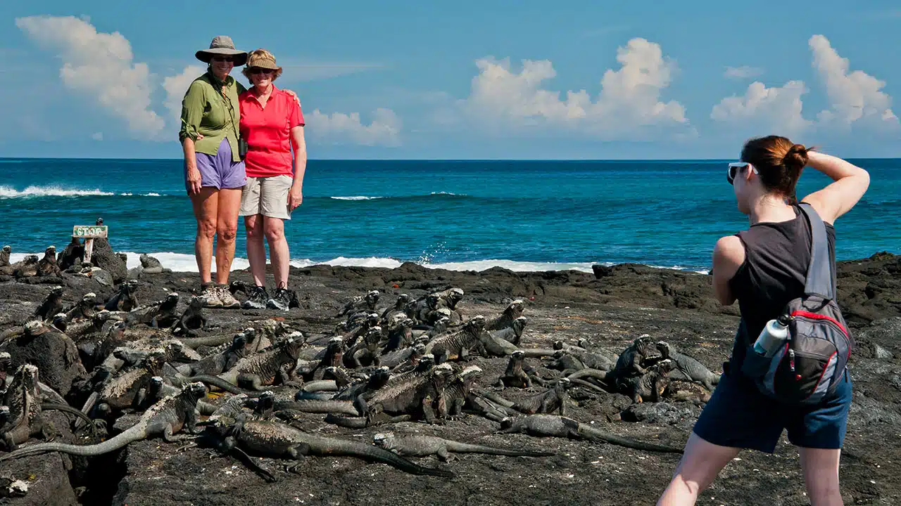 galapagos island land tours