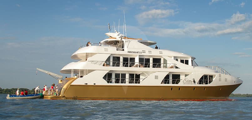 Luxury-Catamaran