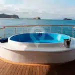 Coral-Galapagos-Yachts-Jacuzzi