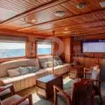 Coral-Galapagos-Yachts-lounge