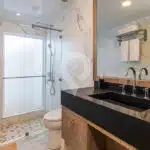 Elite-Galapagos-Catamaran-bathroom