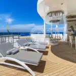 Elite-Galapagos-Catamaran-jacuzzi-area