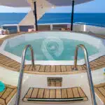 Galaxy-Sirius-Galapagos-Catamaran-jacuzzi