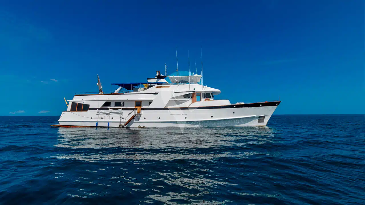 Beluga-Galapagos-Yacht-1