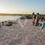 Bonita-Galapagos-Yacht-hiking