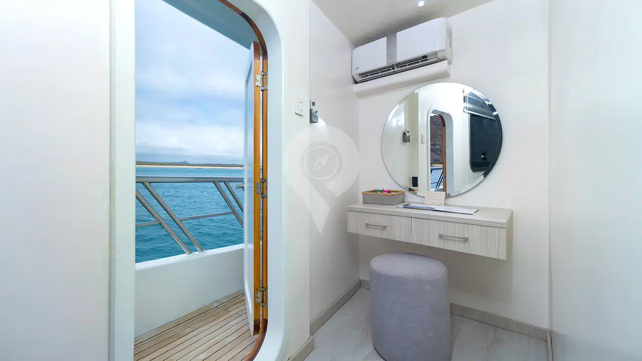 Galapagos-Horizon-Trimaran-double-cabin-3