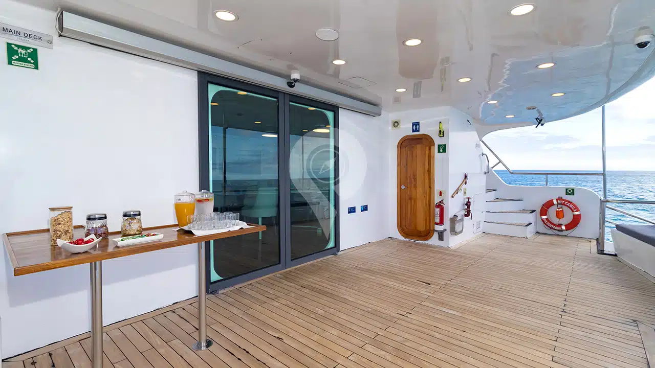 Galapagos-Horizon-Trimaran-porch